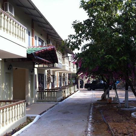 Sakal Guesthouse Restaurant & Bar Sihanoukville Exteriör bild