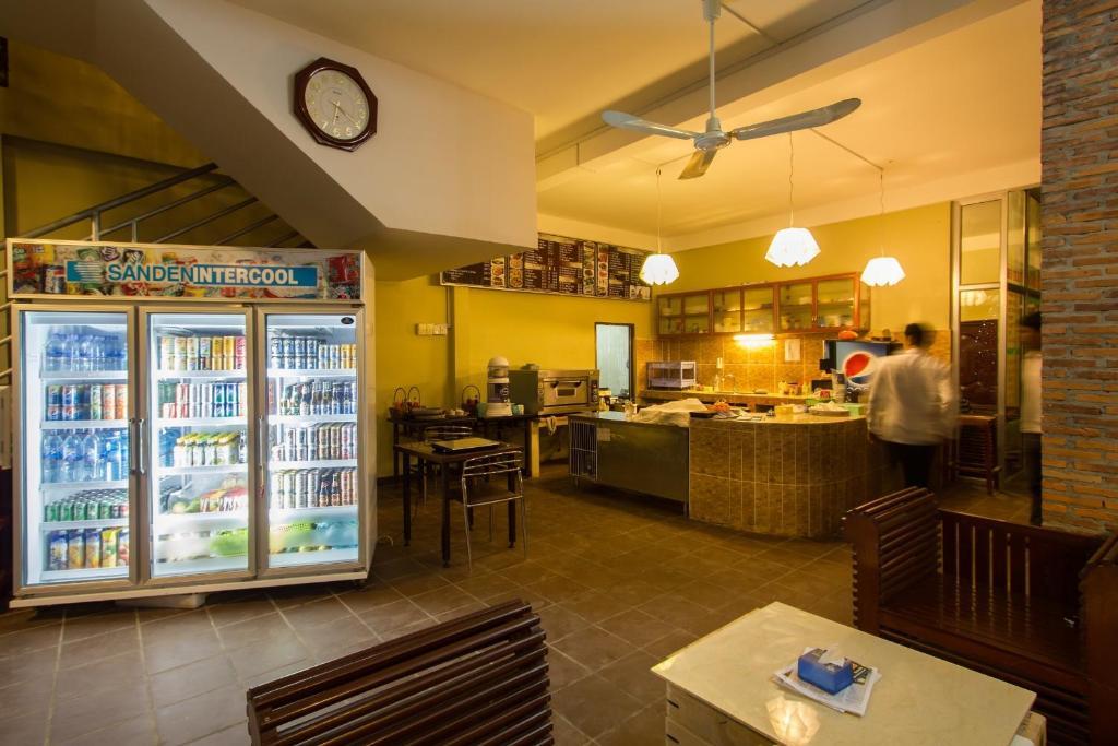 Sakal Guesthouse Restaurant & Bar Sihanoukville Exteriör bild