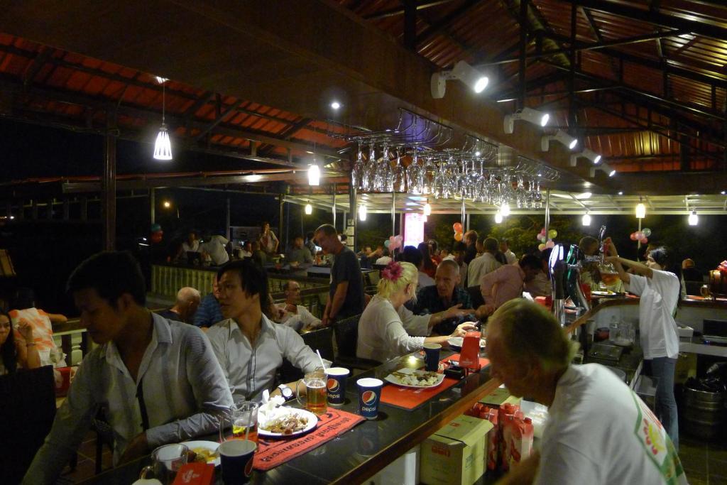Sakal Guesthouse Restaurant & Bar Sihanoukville Exteriör bild