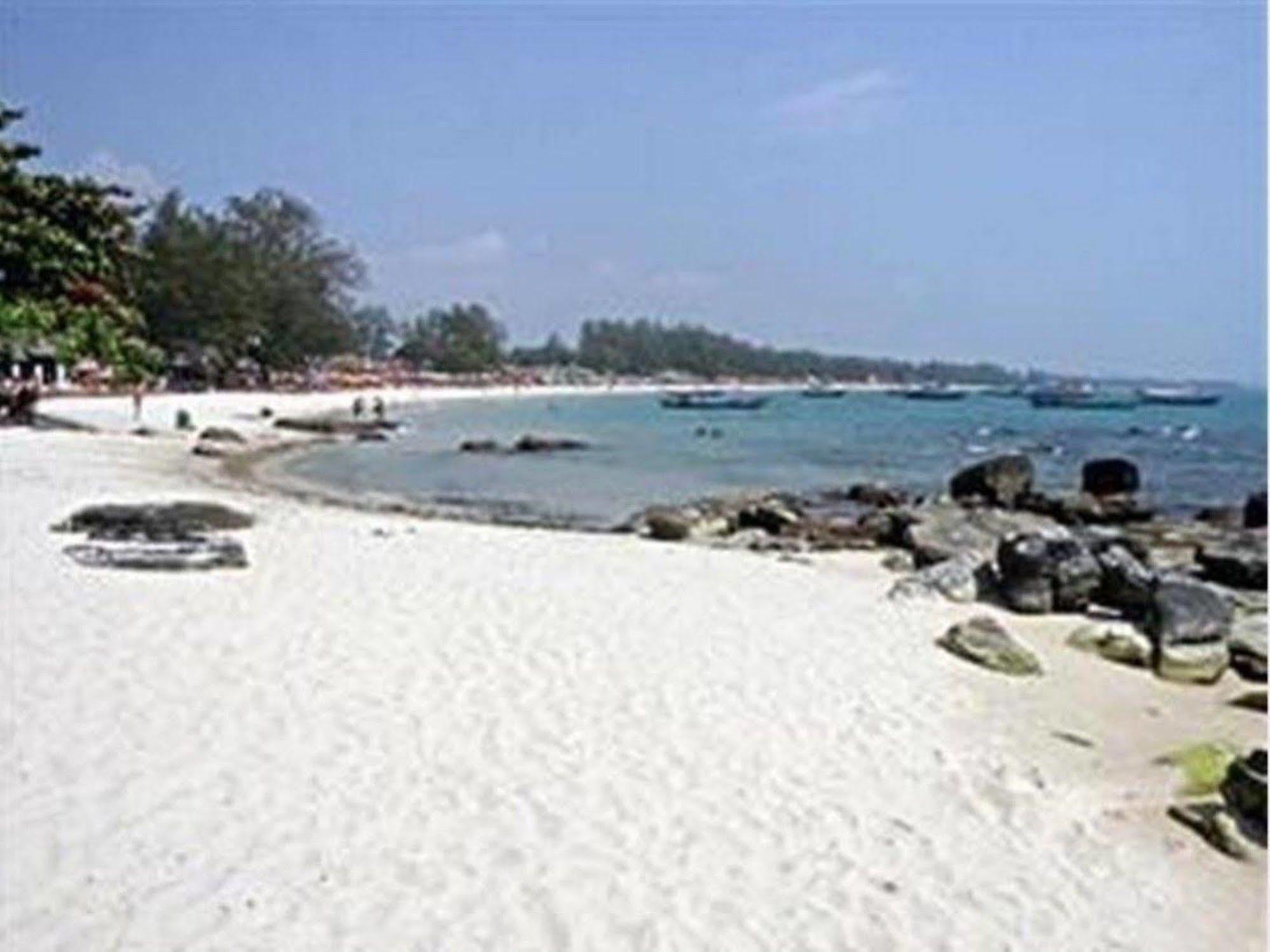 Sakal Guesthouse Restaurant & Bar Sihanoukville Exteriör bild