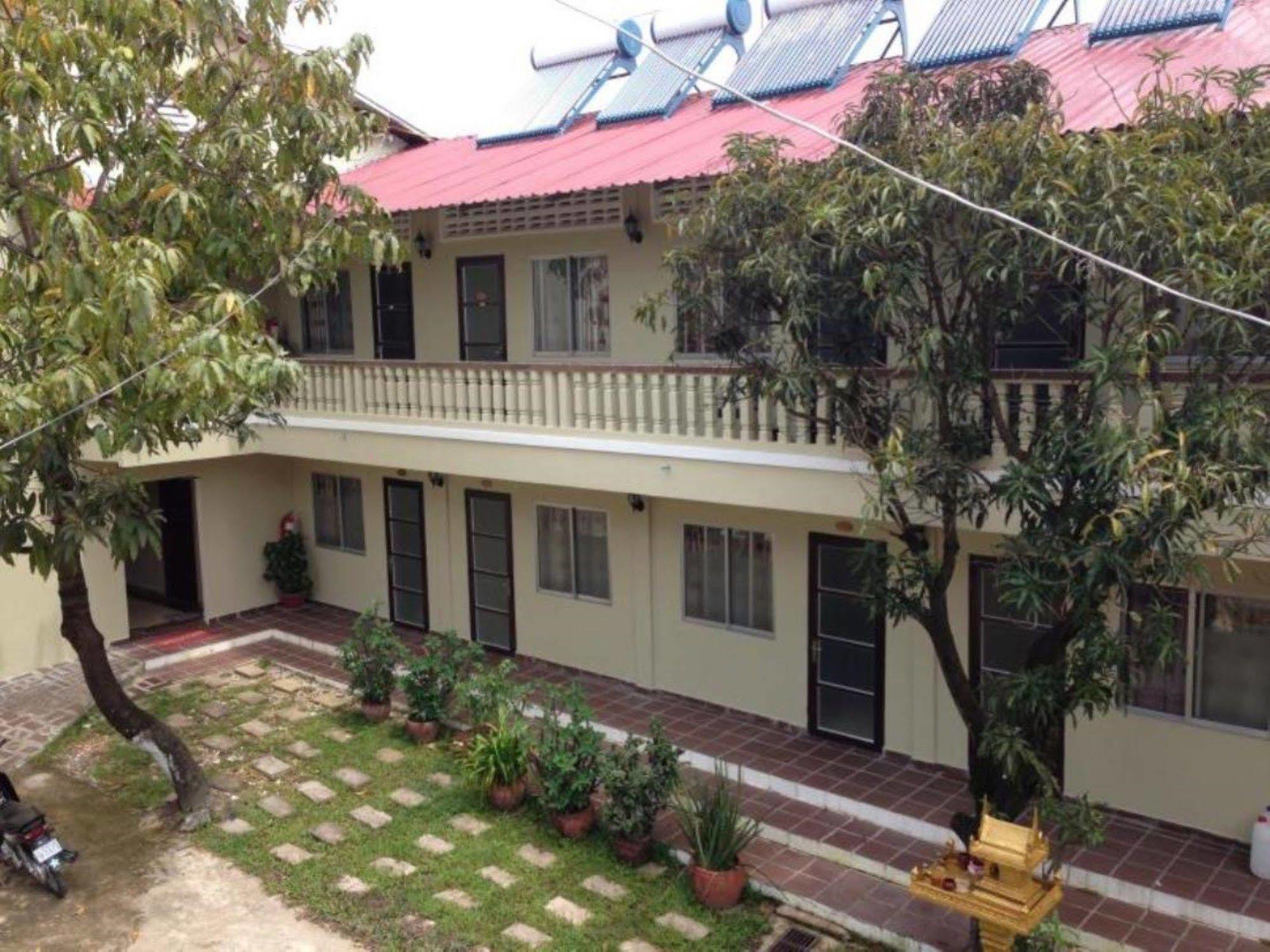 Sakal Guesthouse Restaurant & Bar Sihanoukville Exteriör bild