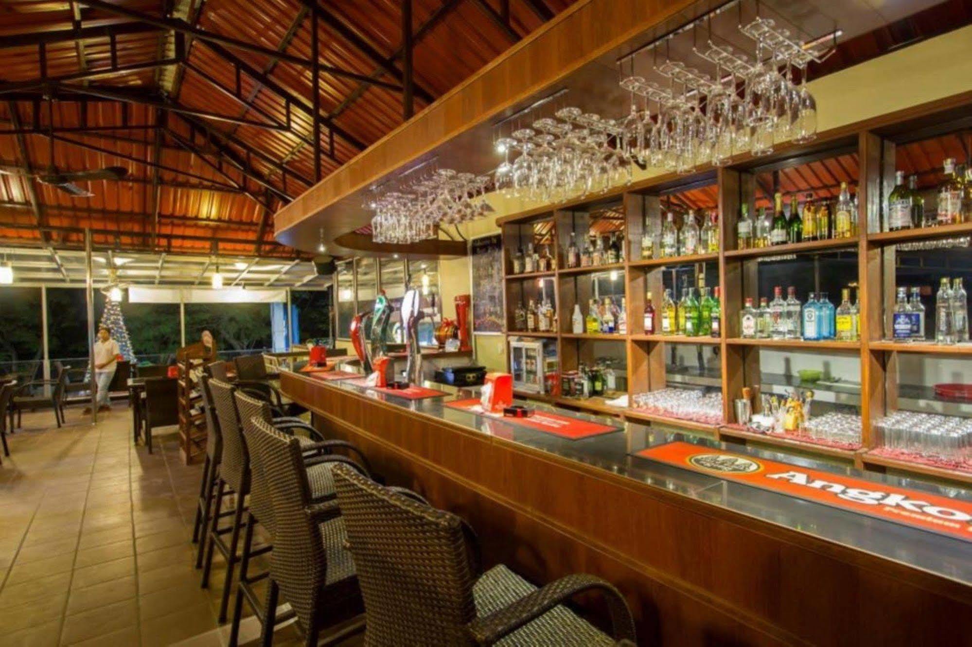 Sakal Guesthouse Restaurant & Bar Sihanoukville Exteriör bild