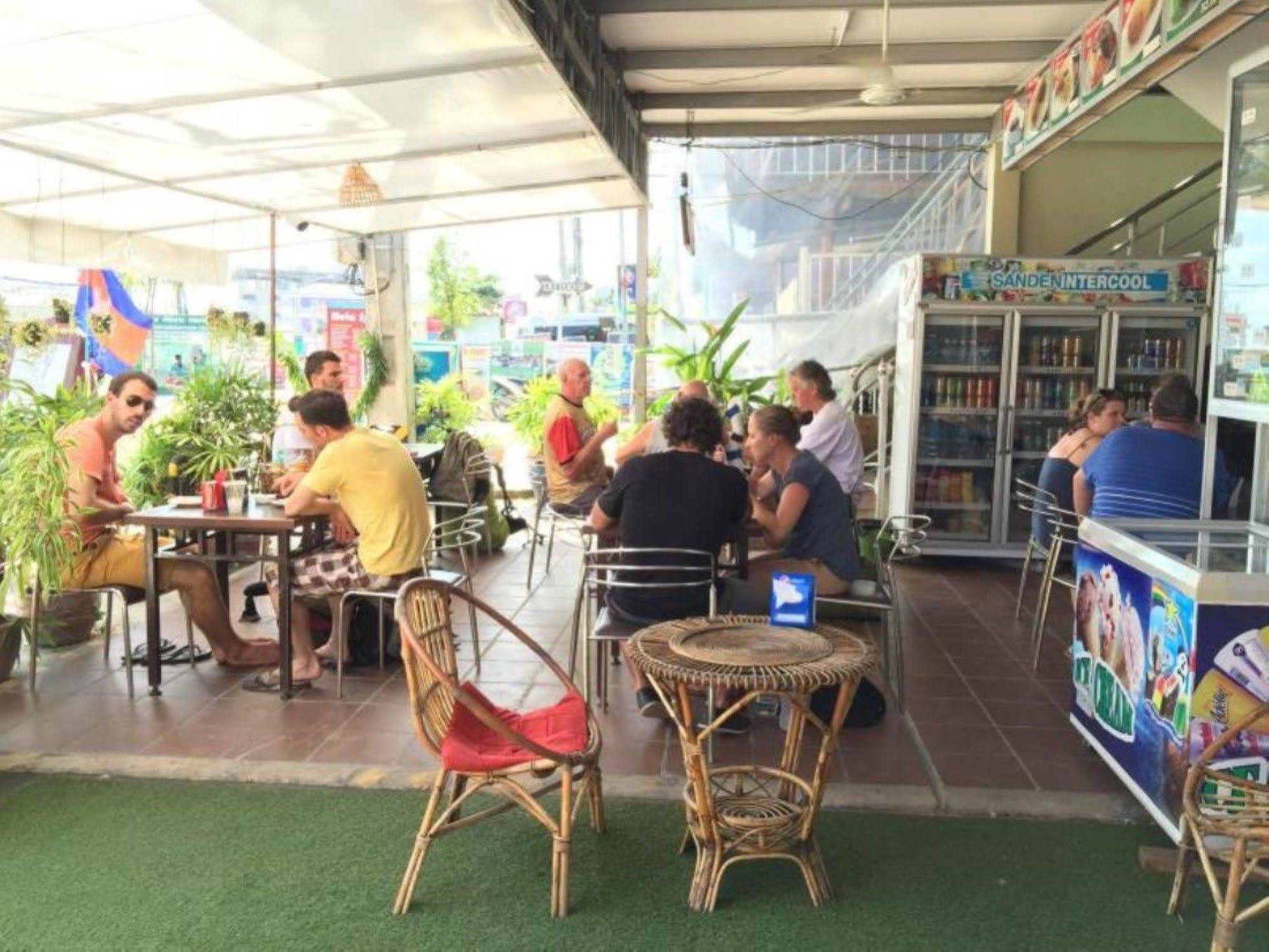 Sakal Guesthouse Restaurant & Bar Sihanoukville Exteriör bild