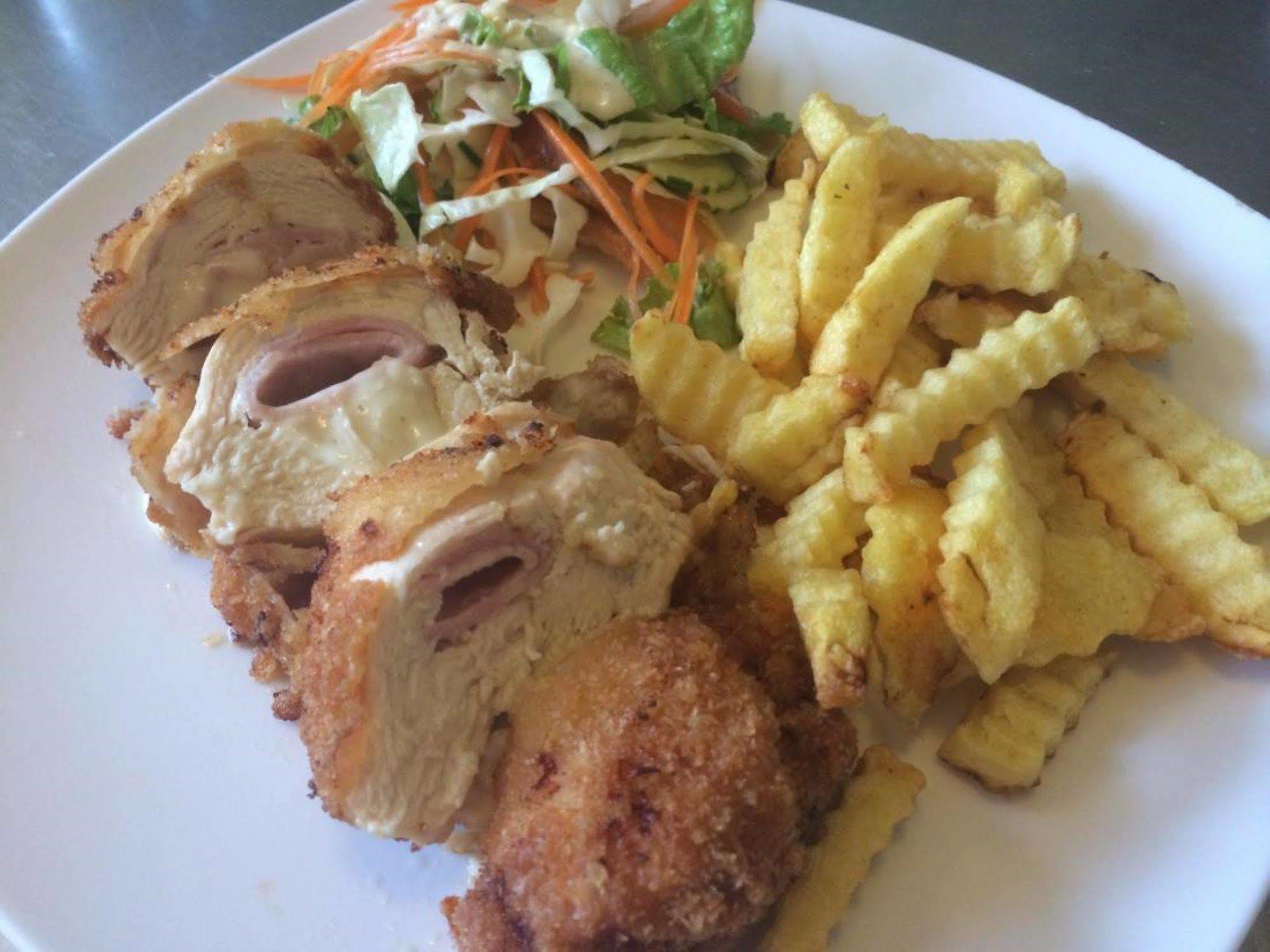 Sakal Guesthouse Restaurant & Bar Sihanoukville Exteriör bild