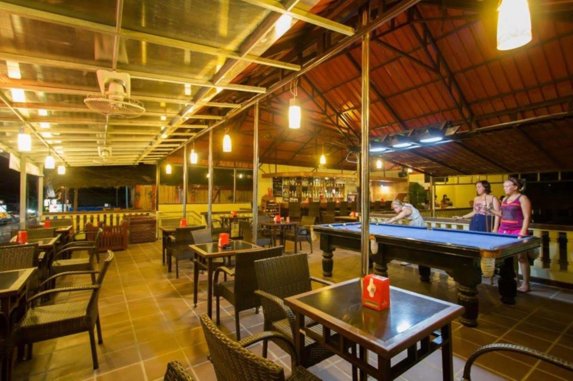 Sakal Guesthouse Restaurant & Bar Sihanoukville Exteriör bild